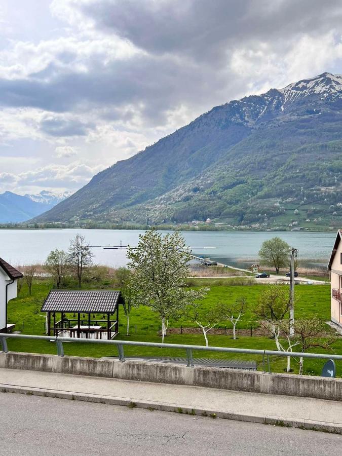 Ema Apartments Plav Buitenkant foto